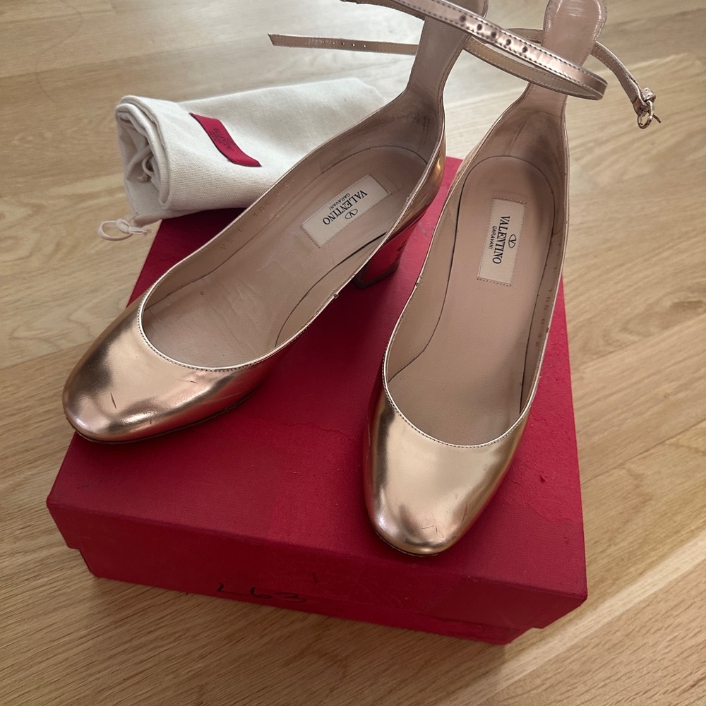 Valentino Women's rose Gold Ankle Strap Heels 36